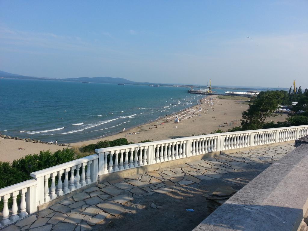 Sea Garden Apartment Burgas Bagian luar foto
